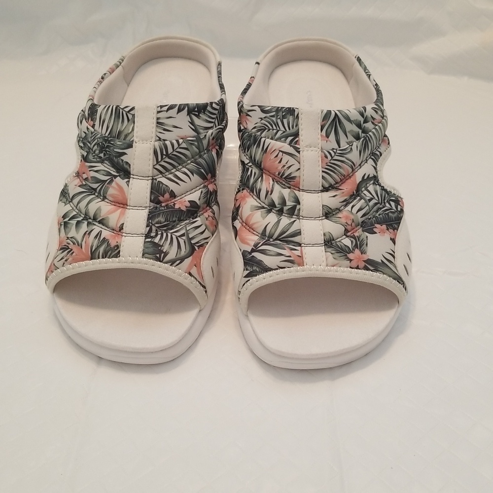 Easy spirit tropical print slip on 8 1\2WW
